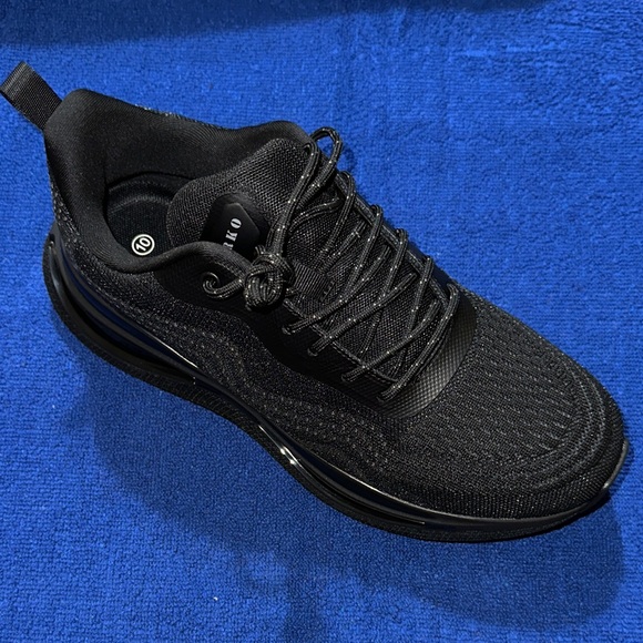 Men’s Black Knit Athletic Sneaker - Picture 2 of 3